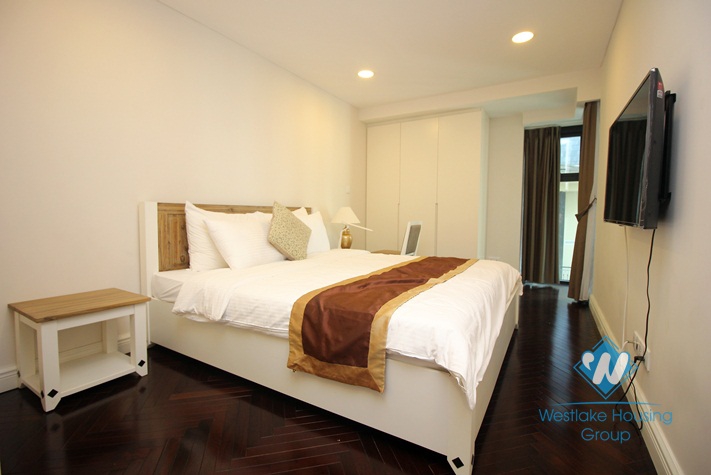 Exquisite high rise condo apartment for rent in city centre